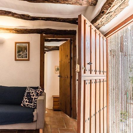 Casa Mundo - 16Th Century Traditional White Village House With Pool Pinos del Valle المظهر الخارجي الصورة
