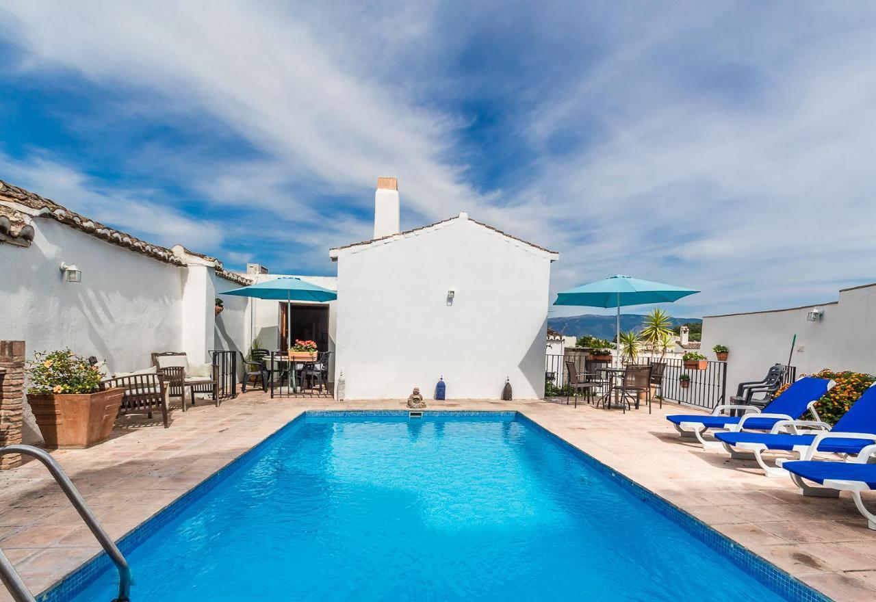 Casa Mundo - 16Th Century Traditional White Village House With Pool Pinos del Valle المظهر الخارجي الصورة