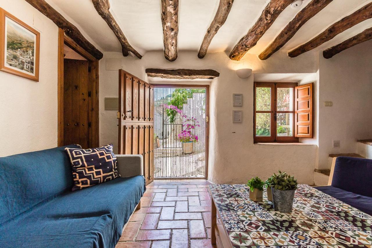 Casa Mundo - 16Th Century Traditional White Village House With Pool Pinos del Valle المظهر الخارجي الصورة