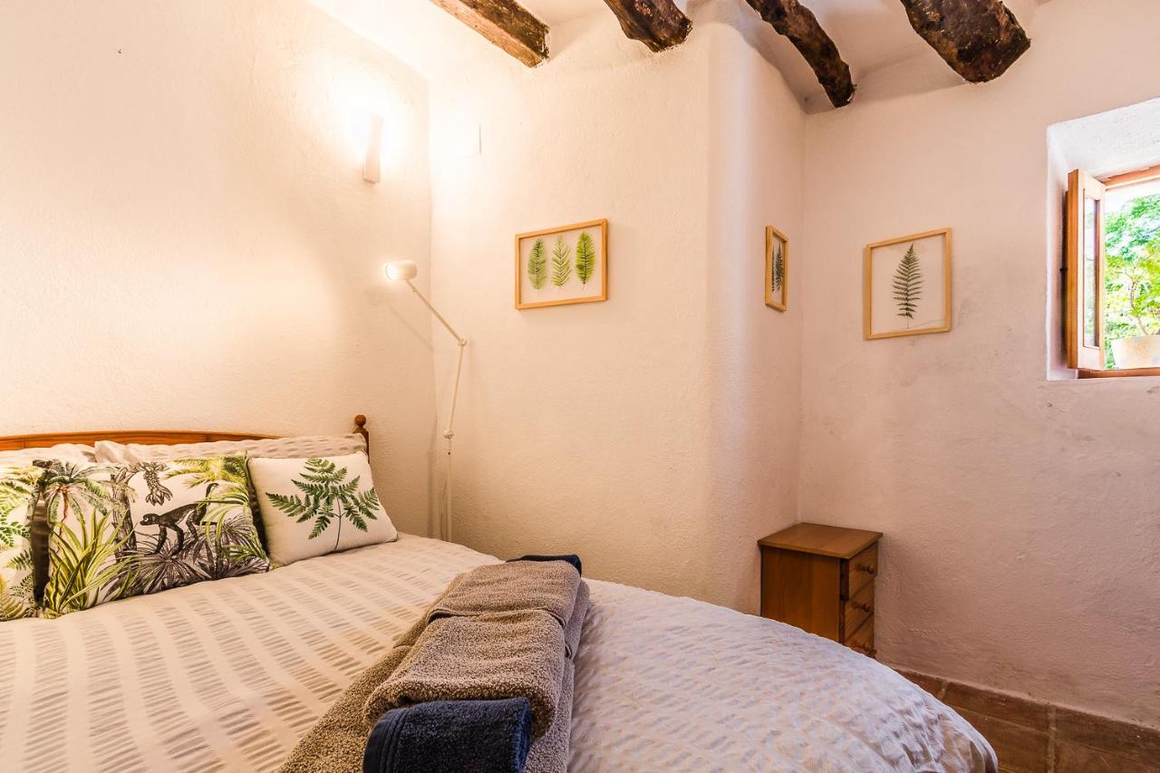 Casa Mundo - 16Th Century Traditional White Village House With Pool Pinos del Valle المظهر الخارجي الصورة