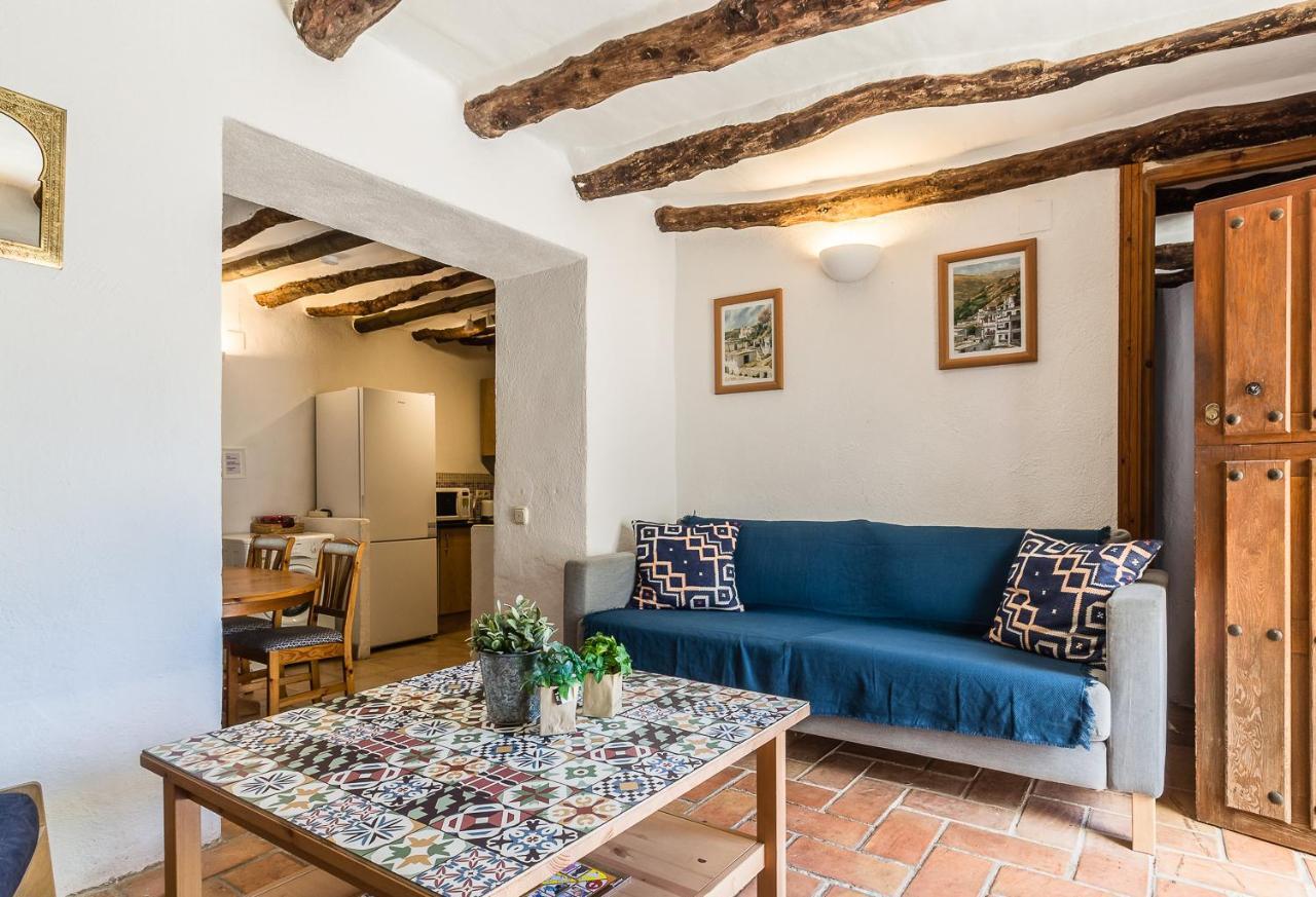Casa Mundo - 16Th Century Traditional White Village House With Pool Pinos del Valle المظهر الخارجي الصورة