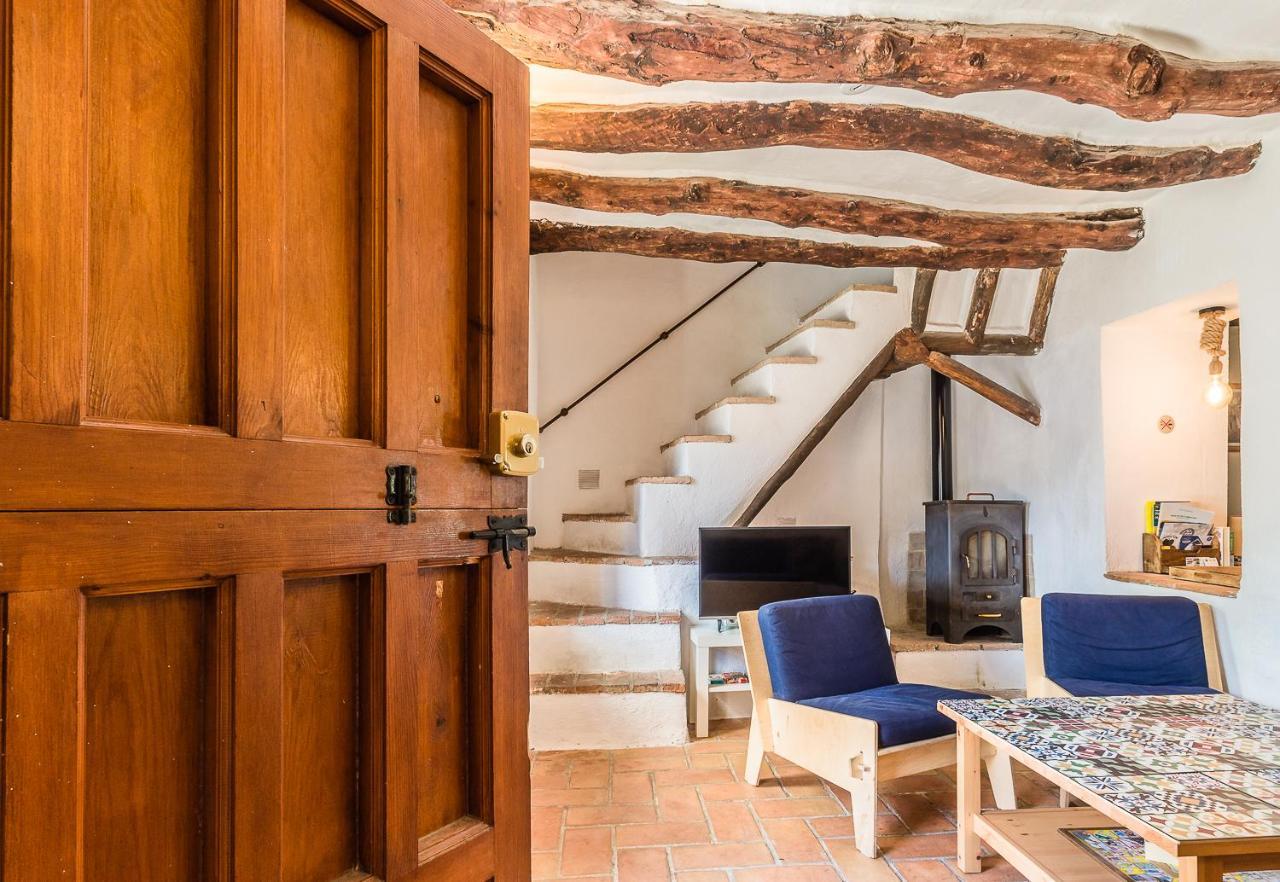 Casa Mundo - 16Th Century Traditional White Village House With Pool Pinos del Valle المظهر الخارجي الصورة
