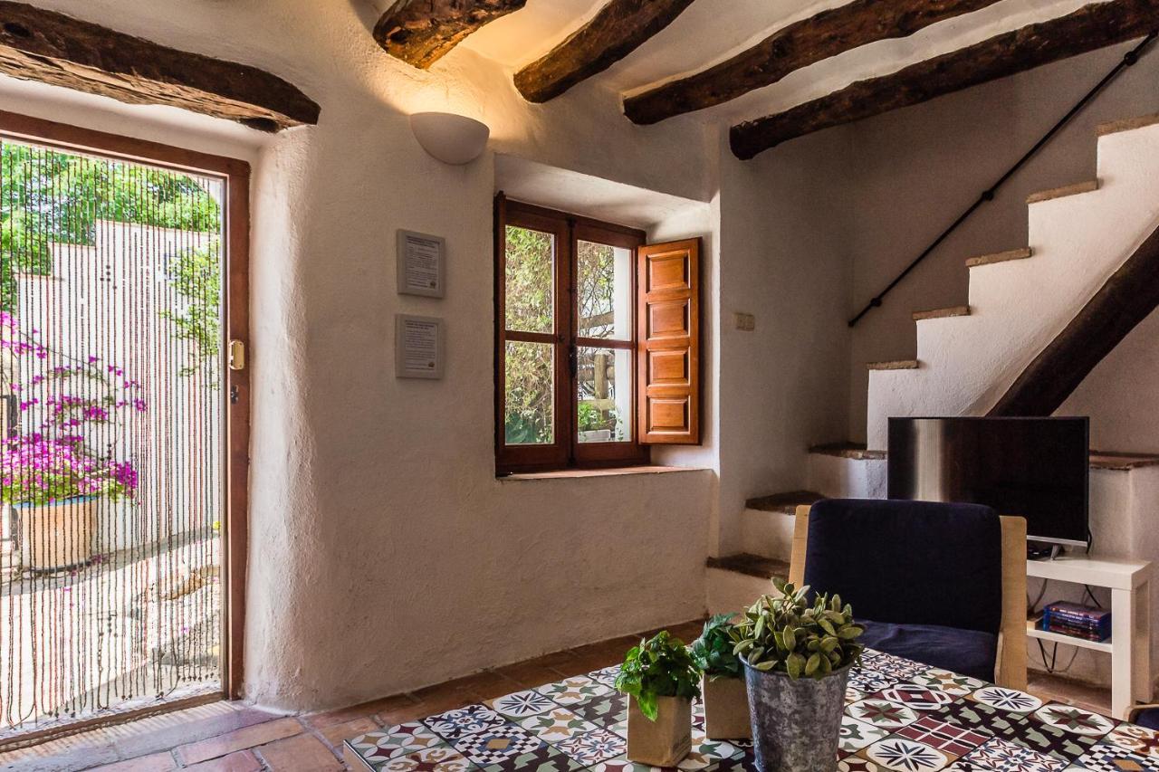 Casa Mundo - 16Th Century Traditional White Village House With Pool Pinos del Valle المظهر الخارجي الصورة