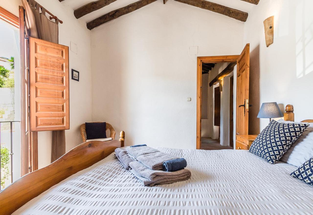Casa Mundo - 16Th Century Traditional White Village House With Pool Pinos del Valle المظهر الخارجي الصورة