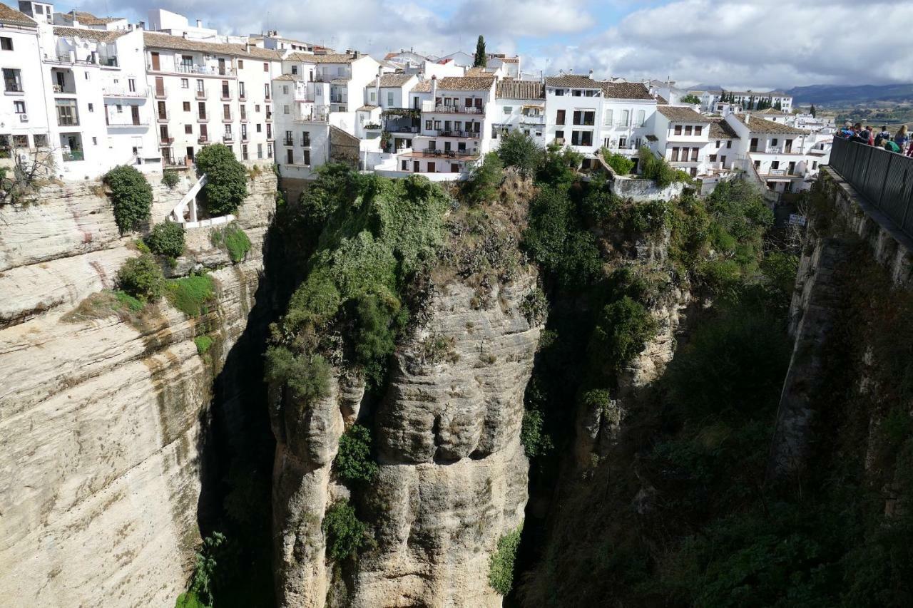 Casa Mundo - 16Th Century Traditional White Village House With Pool Pinos del Valle المظهر الخارجي الصورة